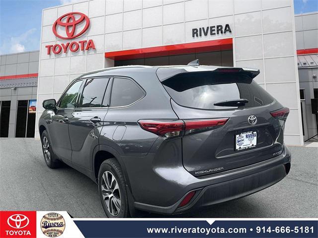 used 2021 Toyota Highlander car, priced at $33,395