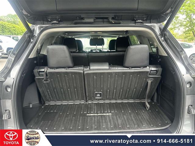 used 2021 Toyota Highlander car, priced at $33,395