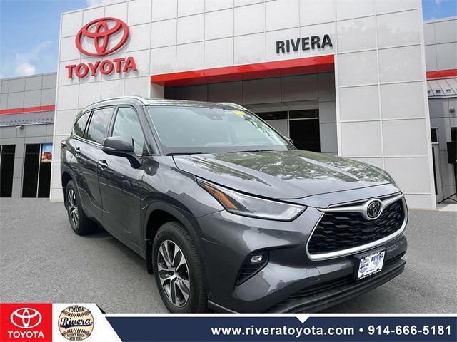 used 2021 Toyota Highlander car, priced at $33,395