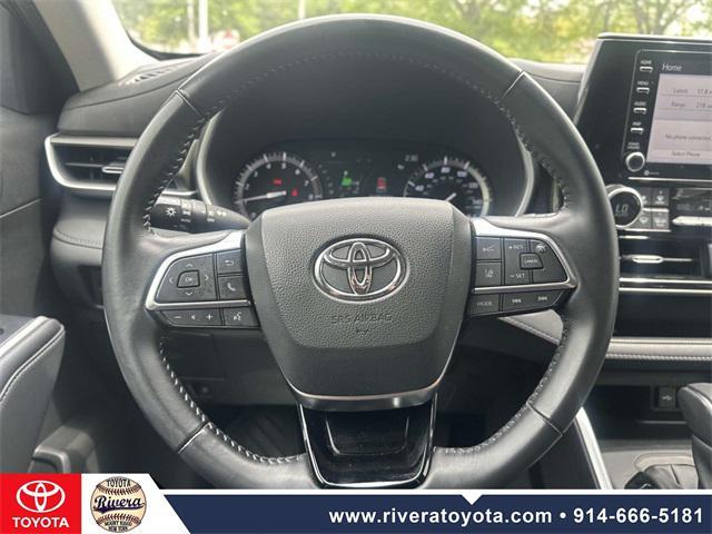 used 2021 Toyota Highlander car, priced at $33,395