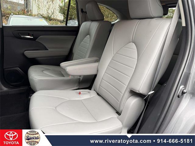 used 2022 Toyota Highlander car, priced at $35,795