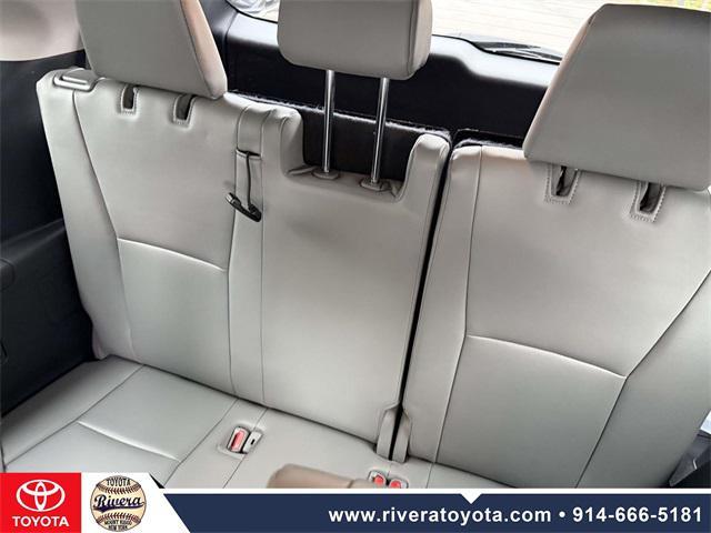 used 2022 Toyota Highlander car, priced at $35,795