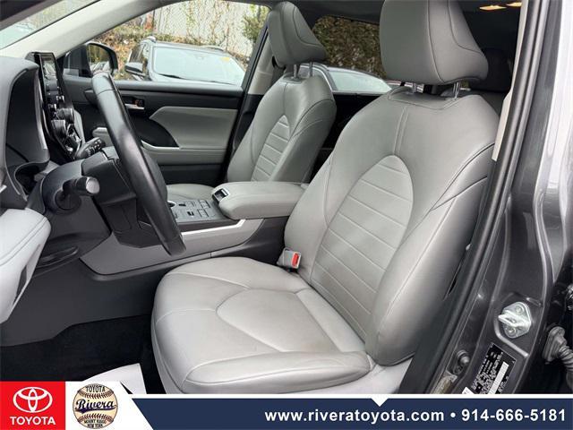 used 2022 Toyota Highlander car, priced at $35,795