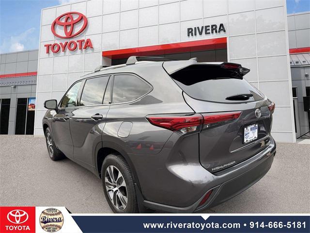used 2022 Toyota Highlander car, priced at $35,795