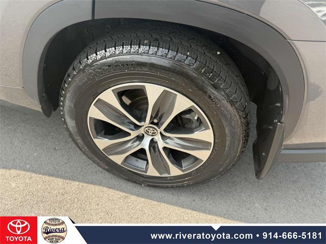 used 2022 Toyota Highlander car, priced at $29,595