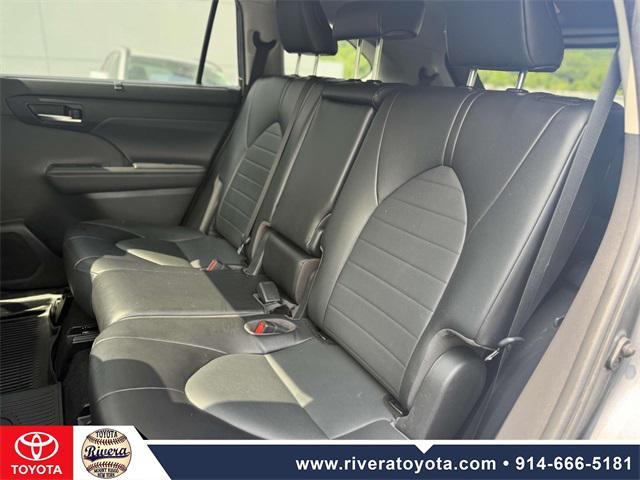 used 2022 Toyota Highlander car, priced at $29,595