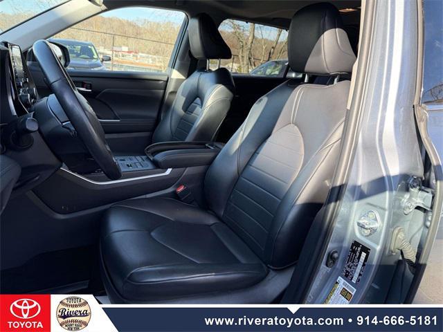 used 2022 Toyota Highlander car, priced at $36,595