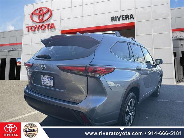 used 2022 Toyota Highlander car, priced at $36,595