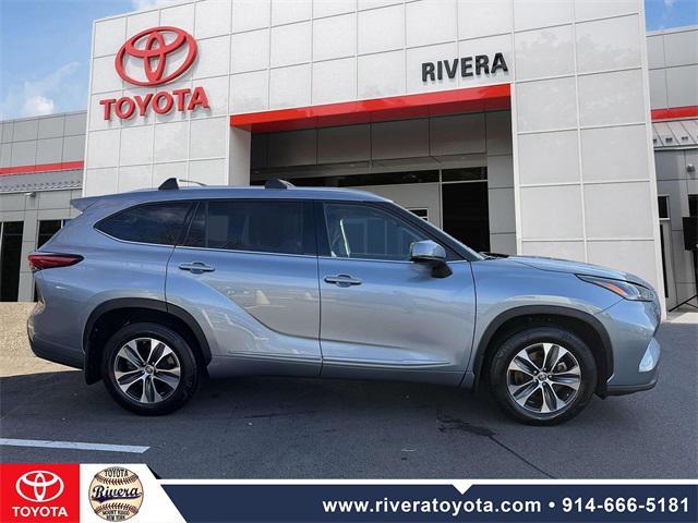 used 2022 Toyota Highlander car, priced at $36,595