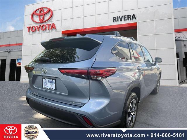 used 2021 Toyota Highlander car, priced at $32,995