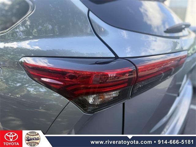used 2021 Toyota Highlander car, priced at $32,995