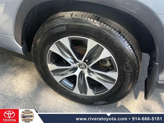 used 2021 Toyota Highlander car, priced at $32,995