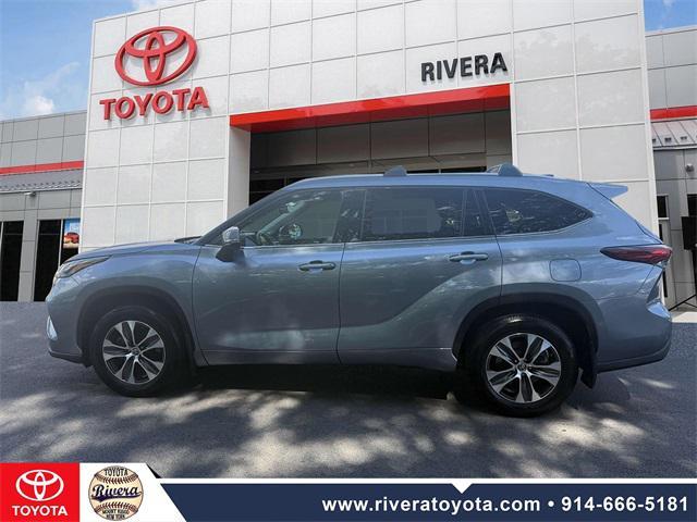 used 2021 Toyota Highlander car, priced at $32,995