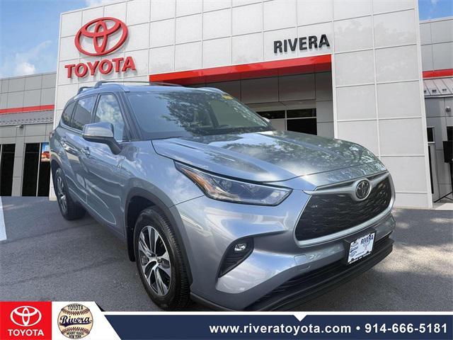used 2021 Toyota Highlander car, priced at $32,995