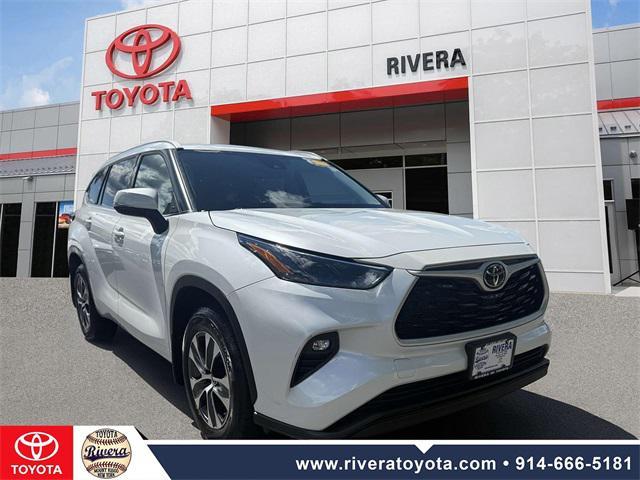 used 2022 Toyota Highlander car, priced at $36,995