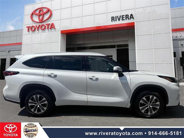 used 2022 Toyota Highlander car, priced at $36,995
