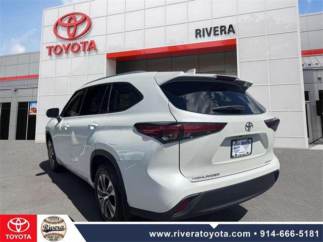 used 2022 Toyota Highlander car, priced at $36,995