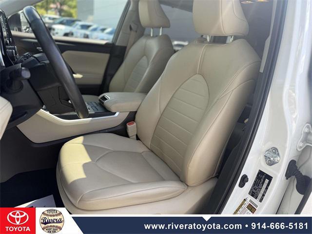 used 2022 Toyota Highlander car, priced at $36,995