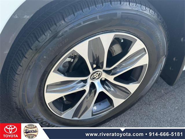 used 2022 Toyota Highlander car, priced at $36,995