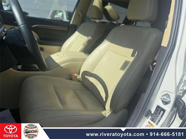 used 2019 Toyota Highlander Hybrid car, priced at $31,995