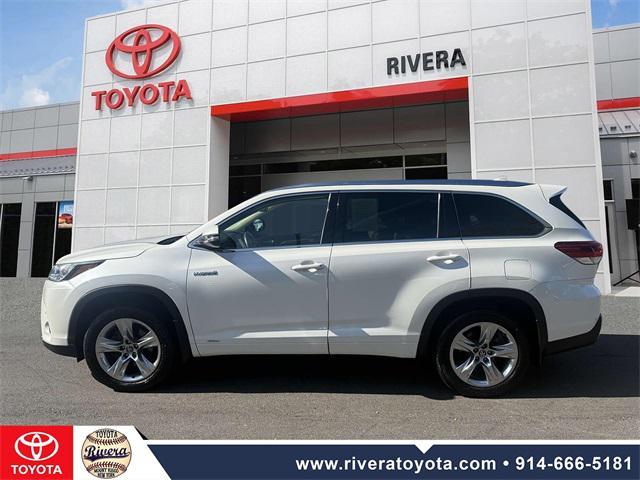 used 2019 Toyota Highlander Hybrid car, priced at $31,995