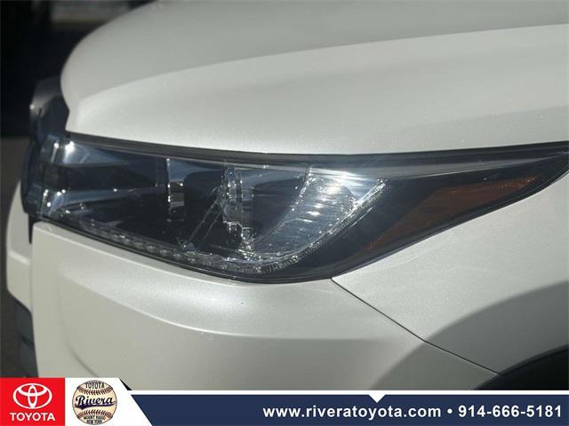 used 2019 Toyota Highlander Hybrid car, priced at $31,995