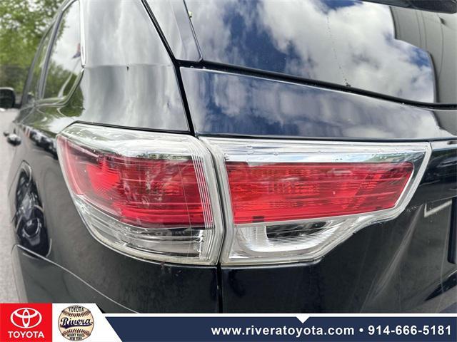 used 2015 Toyota Highlander car, priced at $19,487