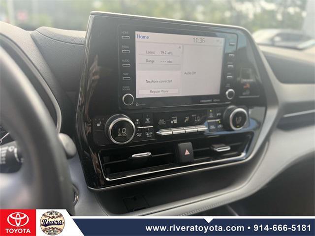 used 2022 Toyota Highlander car, priced at $35,995