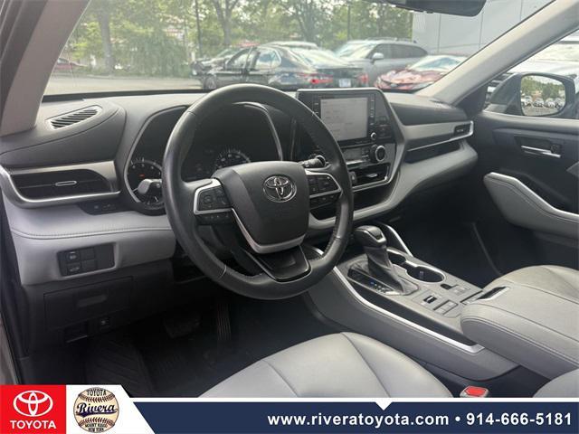 used 2022 Toyota Highlander car, priced at $35,995
