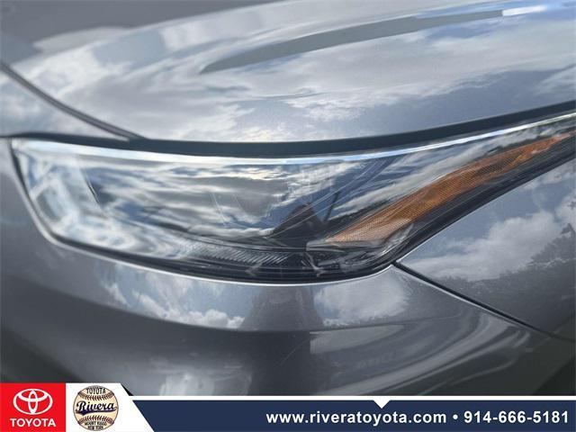 used 2022 Toyota Highlander car, priced at $35,995