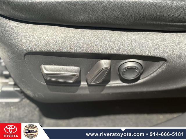 used 2022 Toyota Highlander car, priced at $31,538