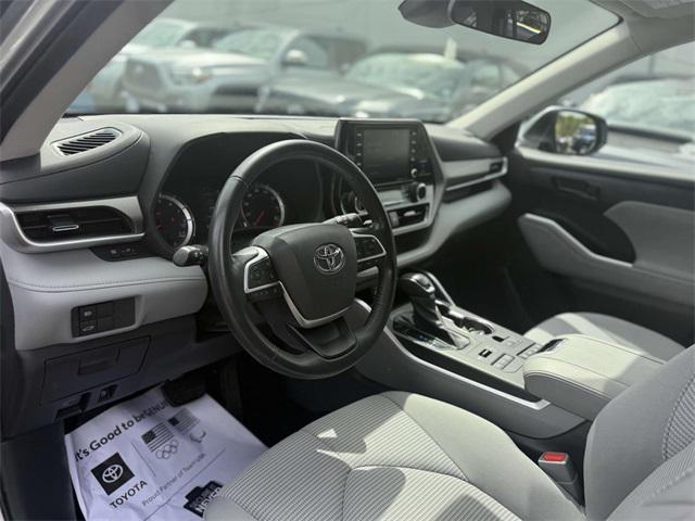 used 2022 Toyota Highlander car, priced at $33,595