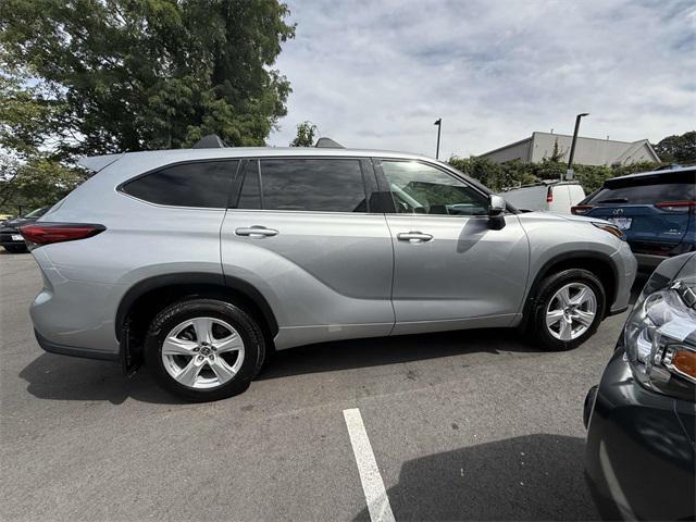 used 2022 Toyota Highlander car, priced at $33,595