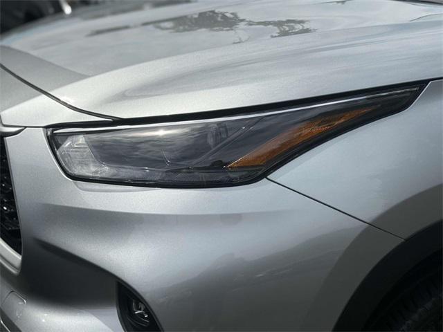 used 2022 Toyota Highlander car, priced at $33,595