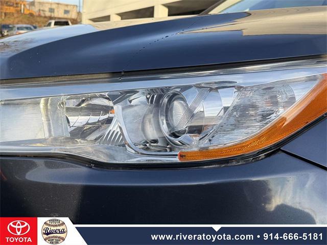 used 2014 Toyota Highlander car, priced at $17,595