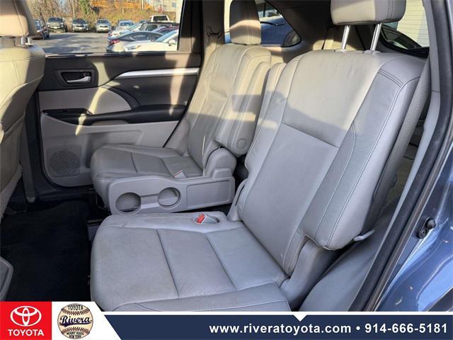 used 2014 Toyota Highlander car, priced at $17,595