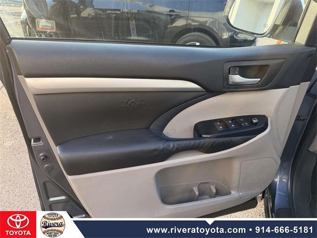 used 2014 Toyota Highlander car, priced at $17,595