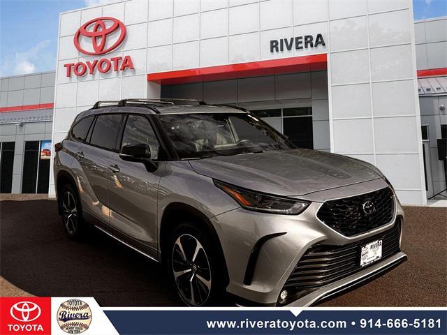 used 2021 Toyota Highlander car, priced at $36,995