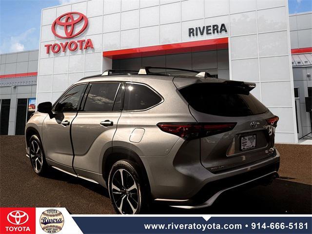 used 2021 Toyota Highlander car, priced at $36,995