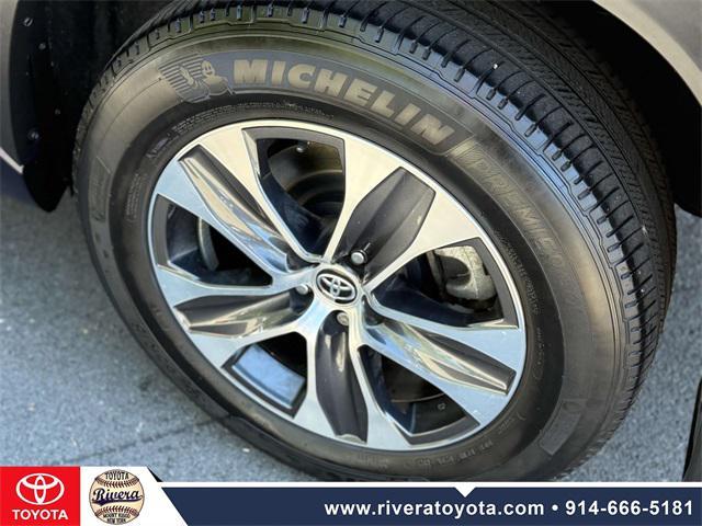 used 2022 Toyota Highlander car, priced at $36,595