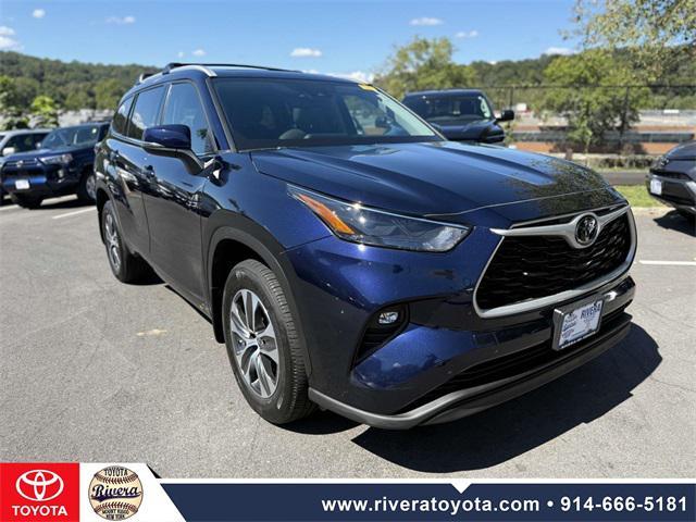 used 2022 Toyota Highlander car, priced at $36,595