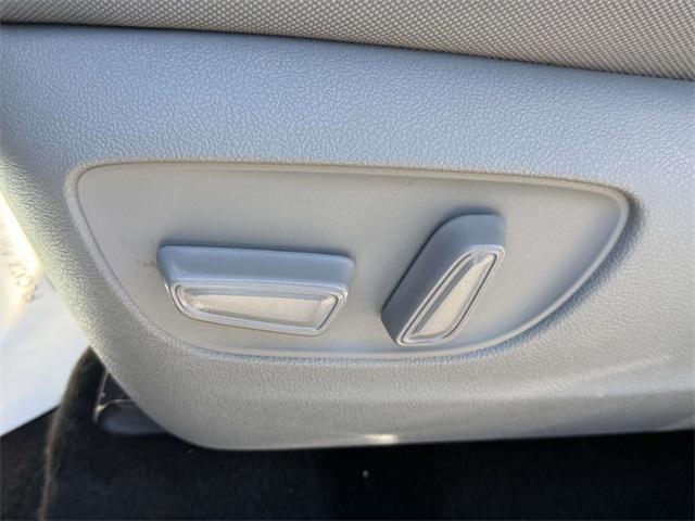 used 2022 Toyota Highlander car, priced at $32,995