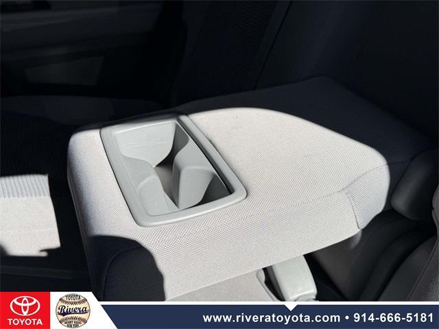 used 2022 Toyota Highlander car, priced at $32,995