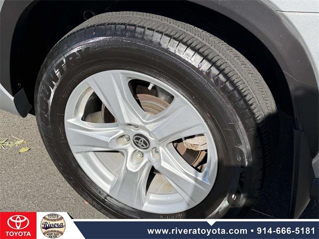 used 2022 Toyota Highlander car, priced at $32,995