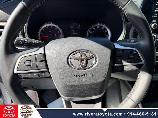 used 2022 Toyota Highlander car, priced at $32,995