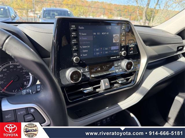 used 2022 Toyota Highlander car, priced at $32,995