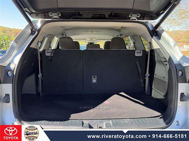 used 2022 Toyota Highlander car, priced at $32,995
