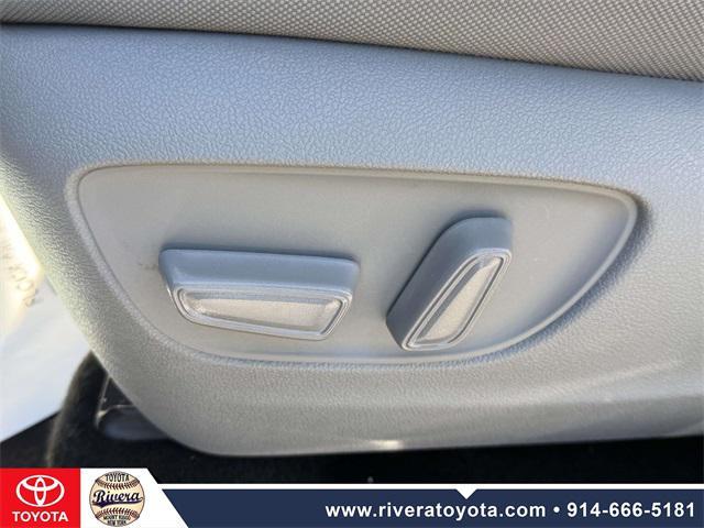 used 2022 Toyota Highlander car, priced at $32,995