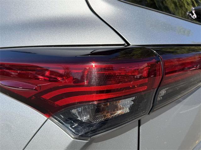 used 2022 Toyota Highlander car, priced at $32,995