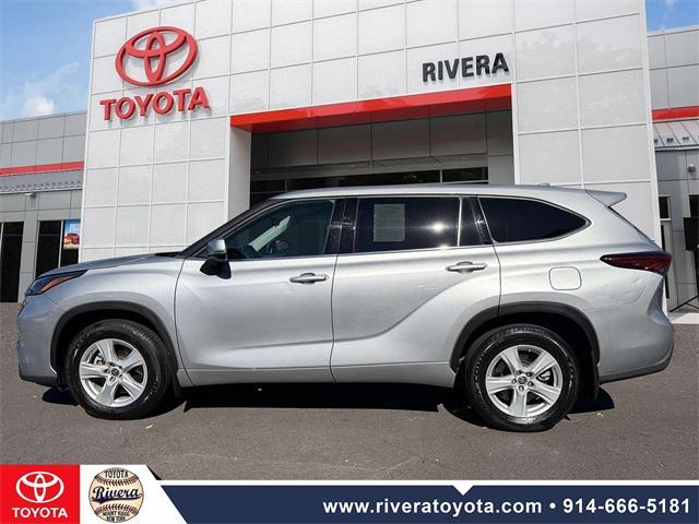 used 2022 Toyota Highlander car, priced at $32,995